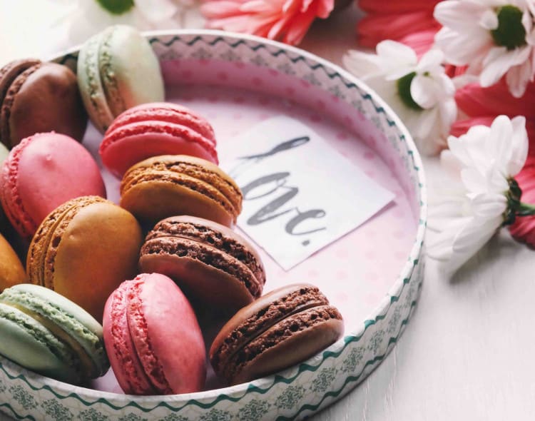 Valentine Macarons